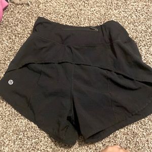 SIZE 4 LULULEMON SHORTS